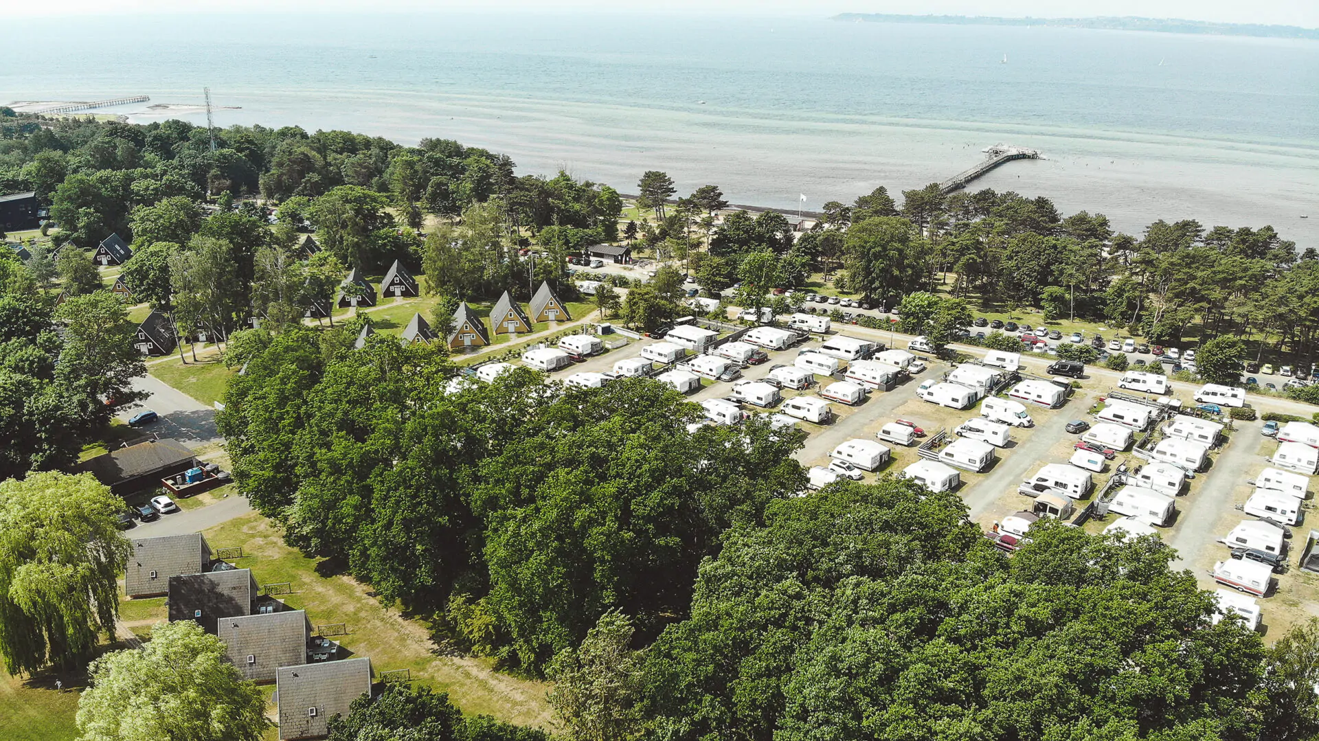 Översiktsbild över campingområdet på Mötesplats Borstahusen. Foto: Mötesplats Borstahusen.